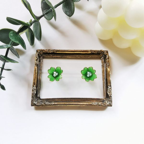 cloverstuds_01